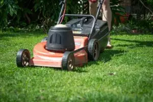 Lawn Mowing in Lincoln, NE